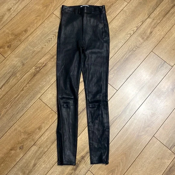 FRAME Leather Leggings in Noir - Picture 5 of 9
